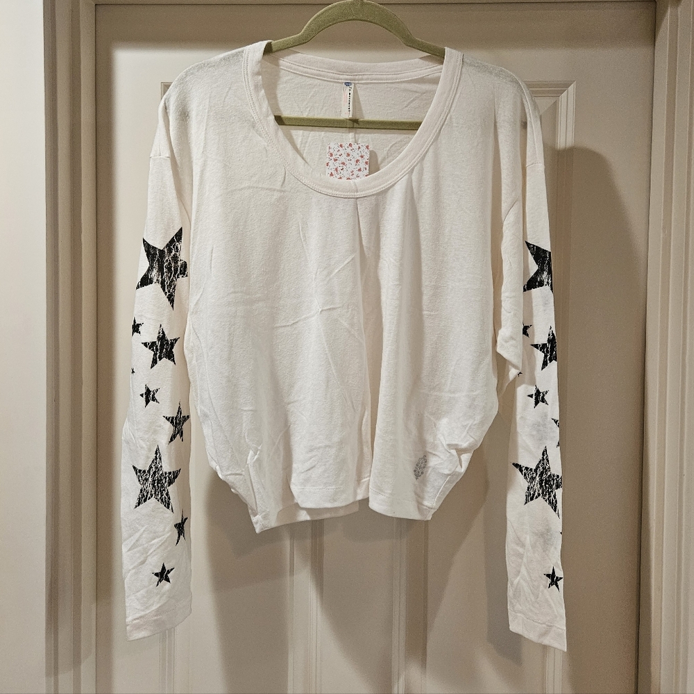 Free People Melrose Graphic Tee Long Sleeve ScoopNeck Crackle Stars XS White NWT - Picture 2 of 15